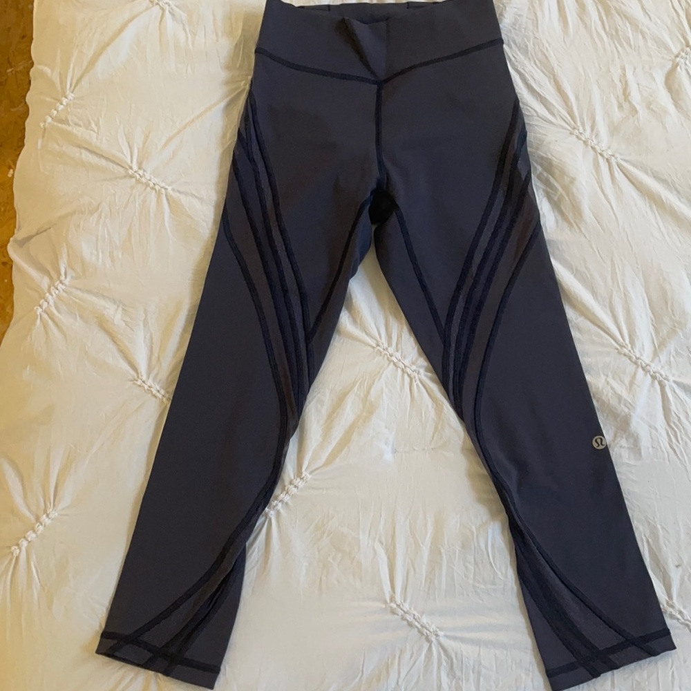 Size 4 lululemon cropped legging